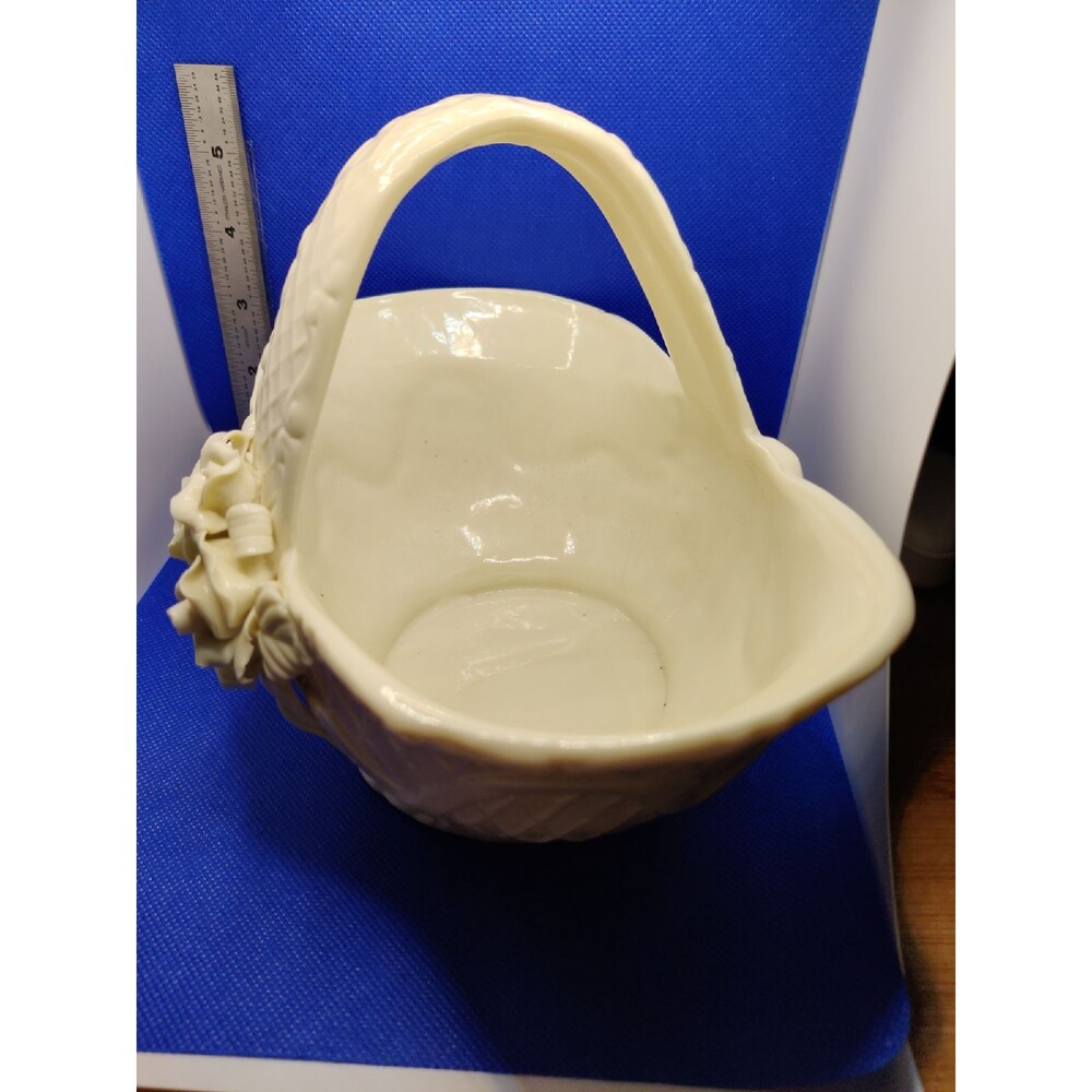Ceramic Basket with Roses - Picture 3 of 4